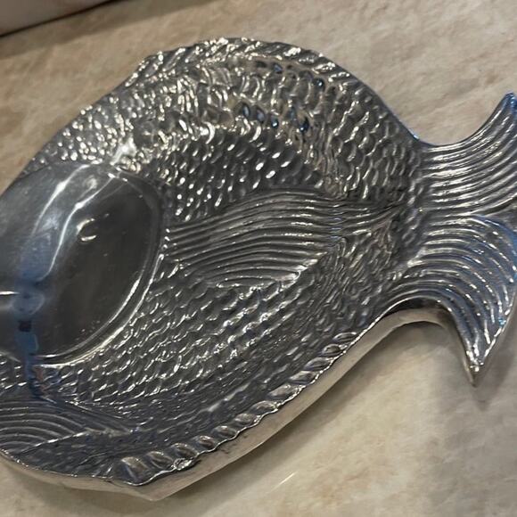Holland Boone Fish aluminum serving Tray 10” EUC - Picture 5 of 10